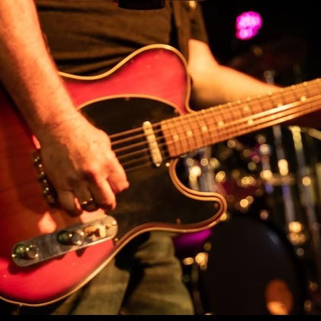 Dave J performing